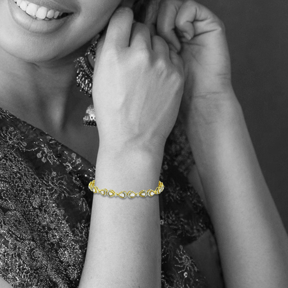 Pear-Shaped Polki Bracelet with Delicate Sparkle