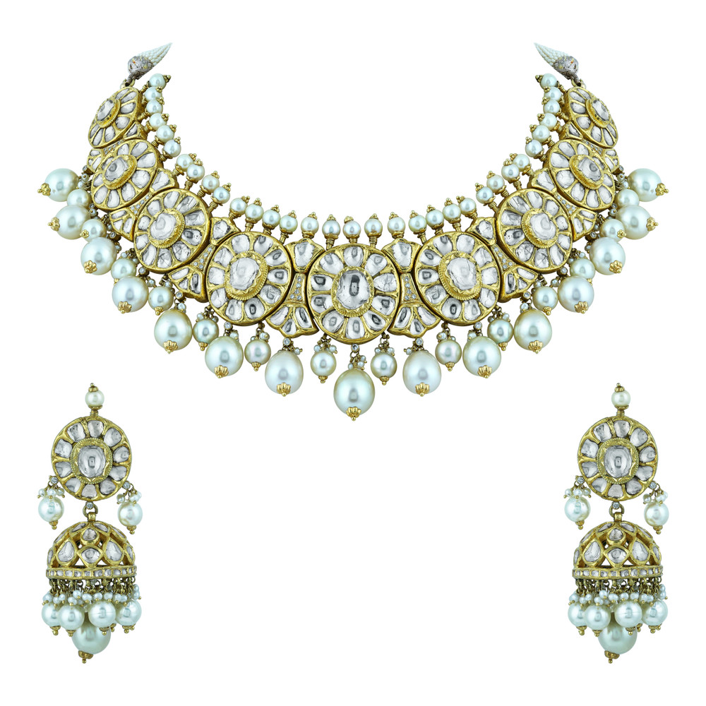 Elegant Necklace Set with Uncut Diamond Polkis and Pearls