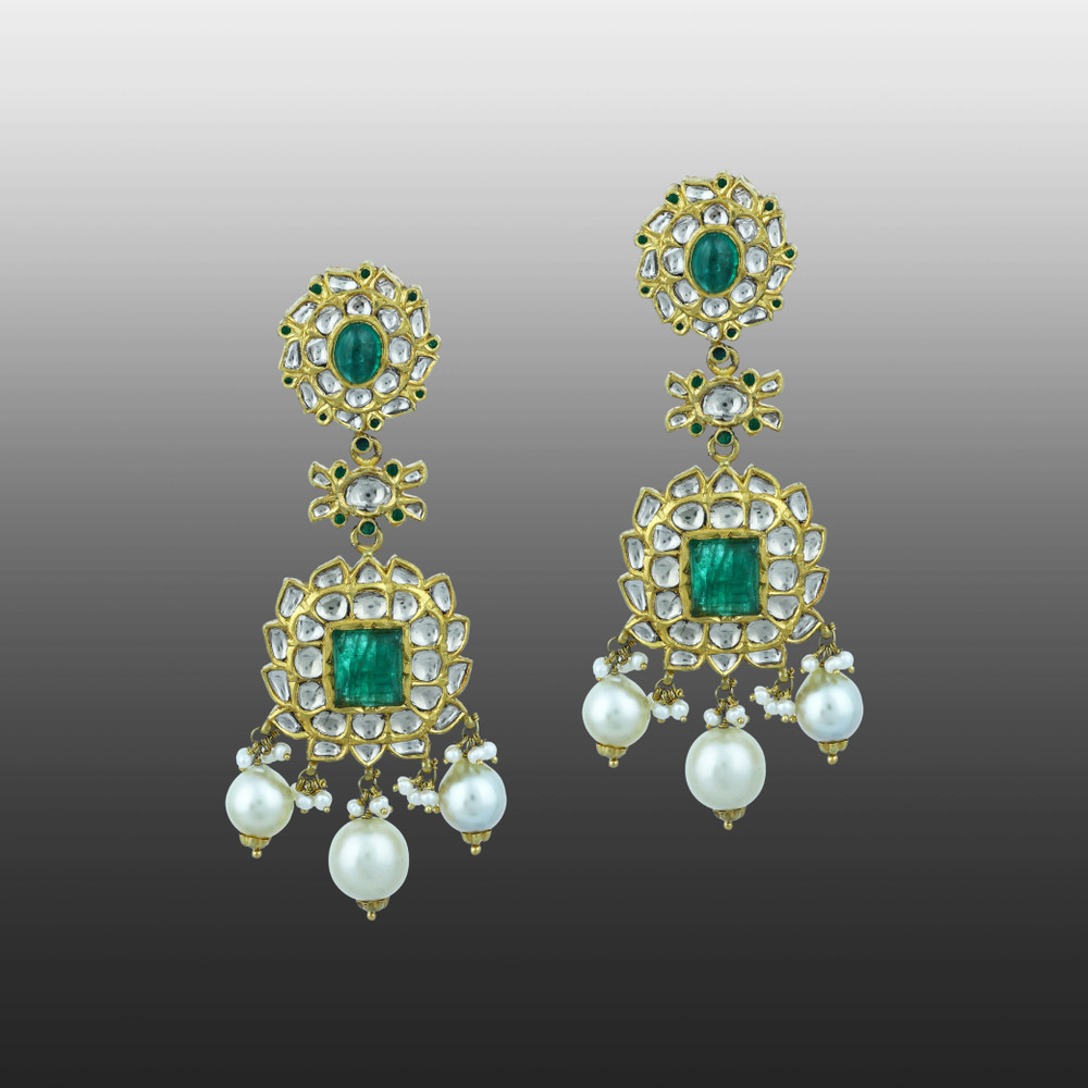 Triple-Line Necklace Set with Polkis, Emerald Pendant & Pearls