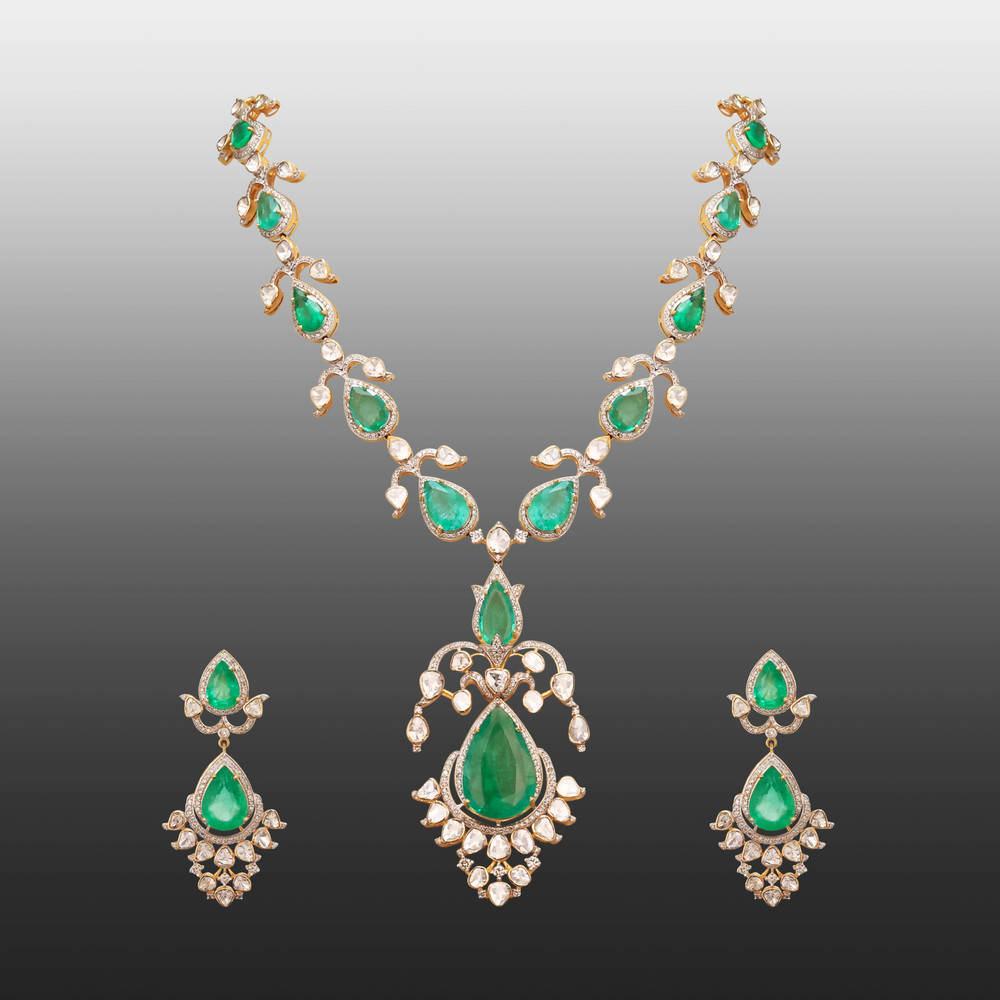 Pear Emerald Necklace Set with Diamond and Polki Detailing