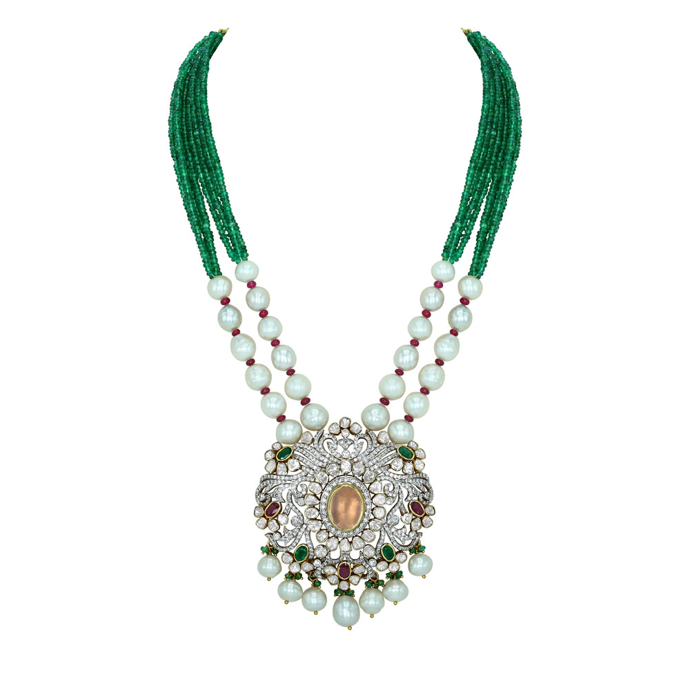 Grand Gemstone Necklace with Green Beads and Pearls