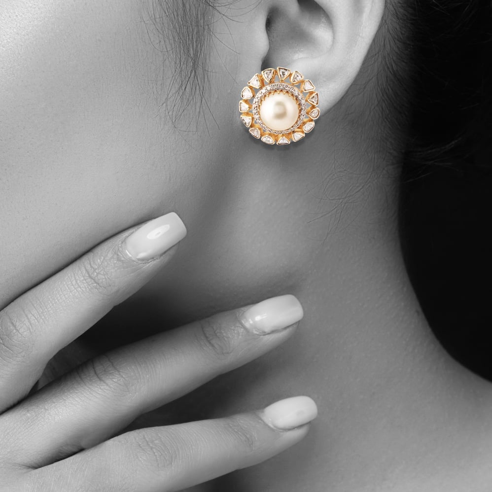 Pearl Stud with Surrounding Uncut Polki and Diamond Band