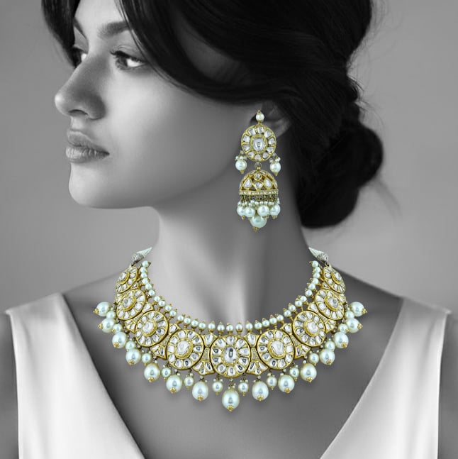 Elegant Necklace Set with Uncut Diamond Polkis and Pearls