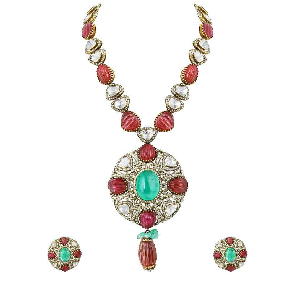 Carved Spinal and Emerald Pendant Necklace with Earrings