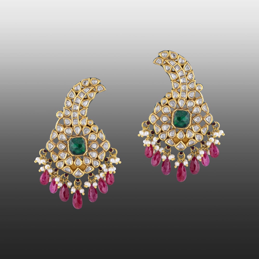 Emerald-Centered Cuff Earring with Uncut Diamond Polki & Pink Drops