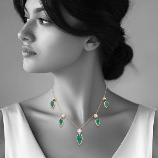 Gold Chain Necklace with Pear-Shaped Emerald and Polki Charms