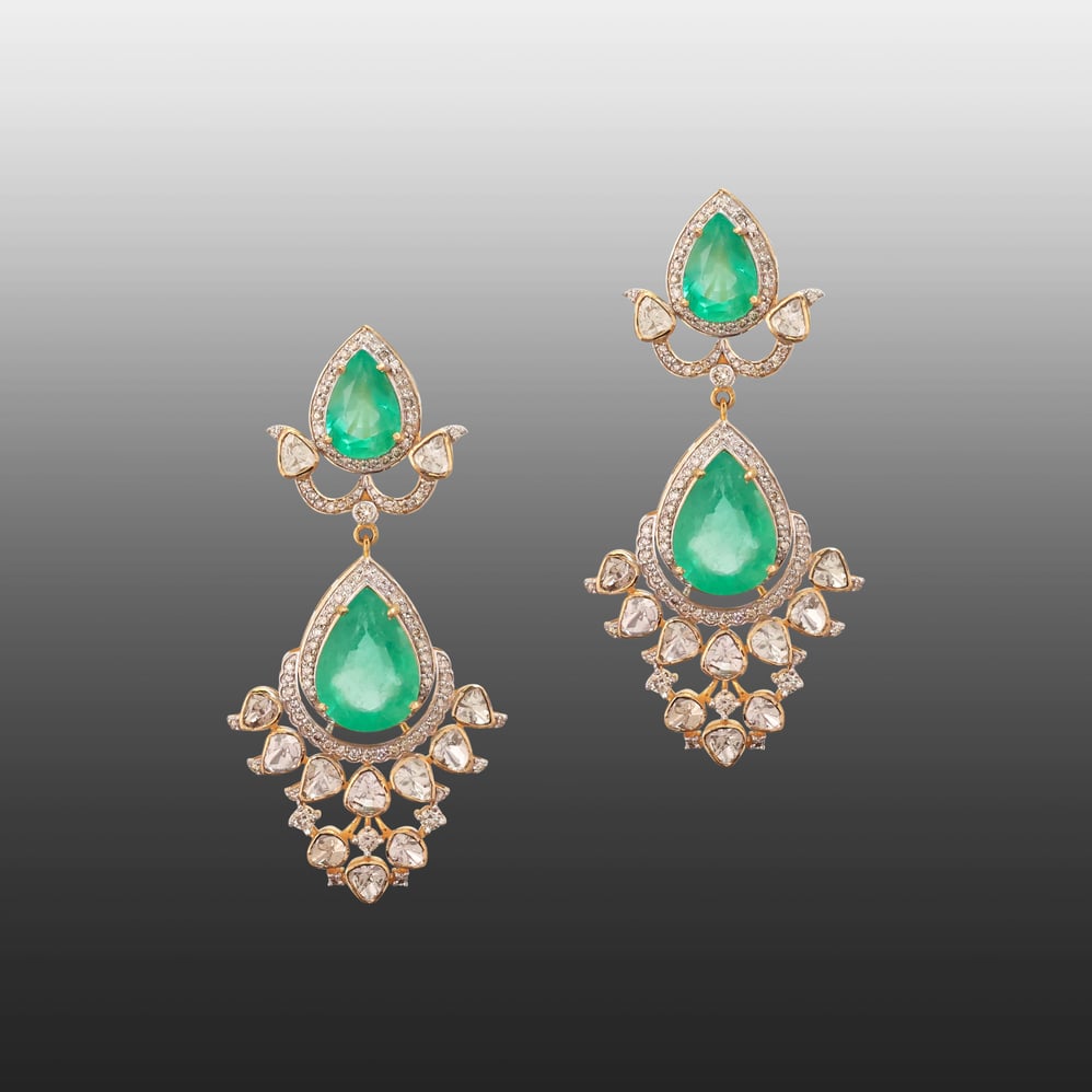 Pear Emerald Necklace Set with Diamond and Polki Detailing
