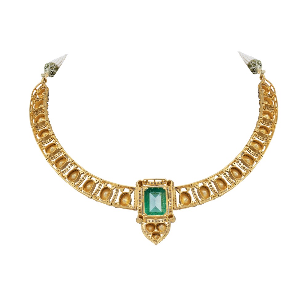 Open-Set Polki Necklace with Emerald Centre