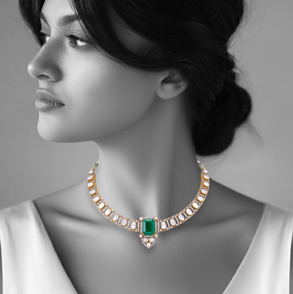 Open-Set Polki Necklace with Emerald Centre
