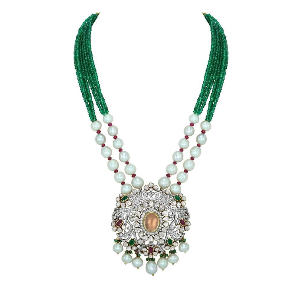 Grand Gemstone Necklace with Green Beads and Pearls