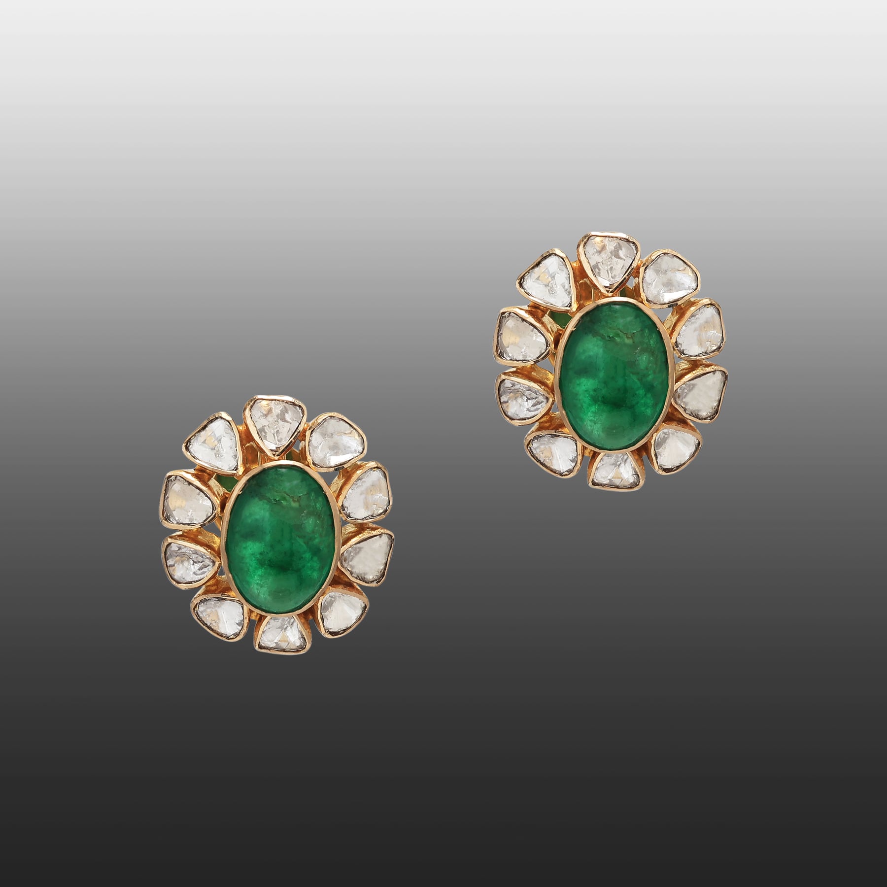 Emerald Cabochon Polki Necklace with Floral Stud