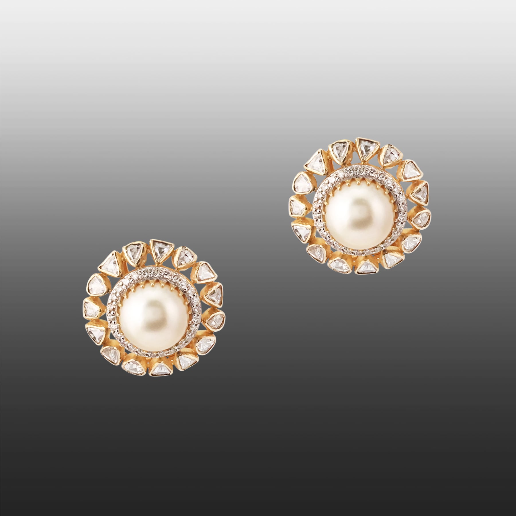 Pearl Stud with Surrounding Uncut Polki and Diamond Band