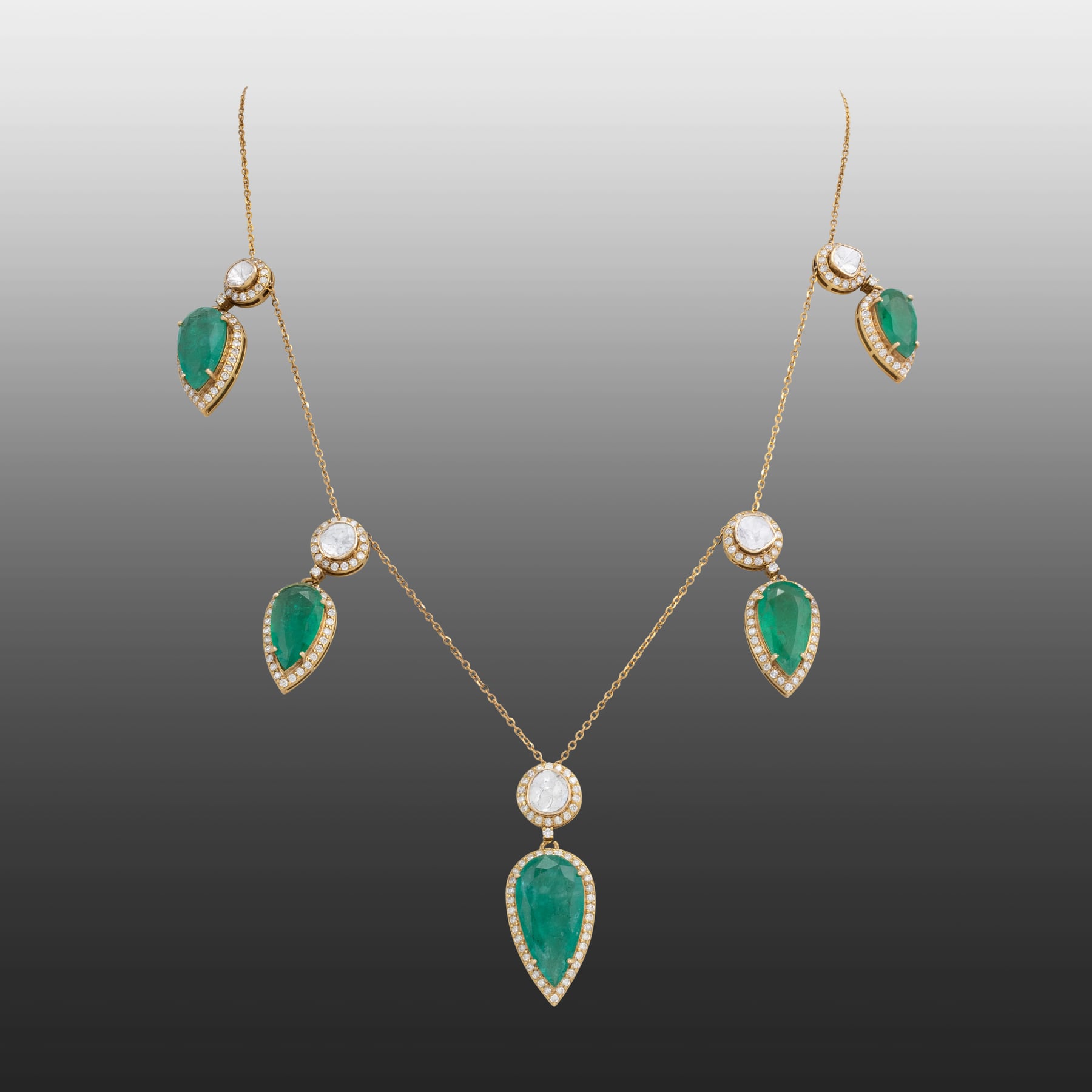 Gold Chain Necklace with Pear-Shaped Emerald and Polki Charms