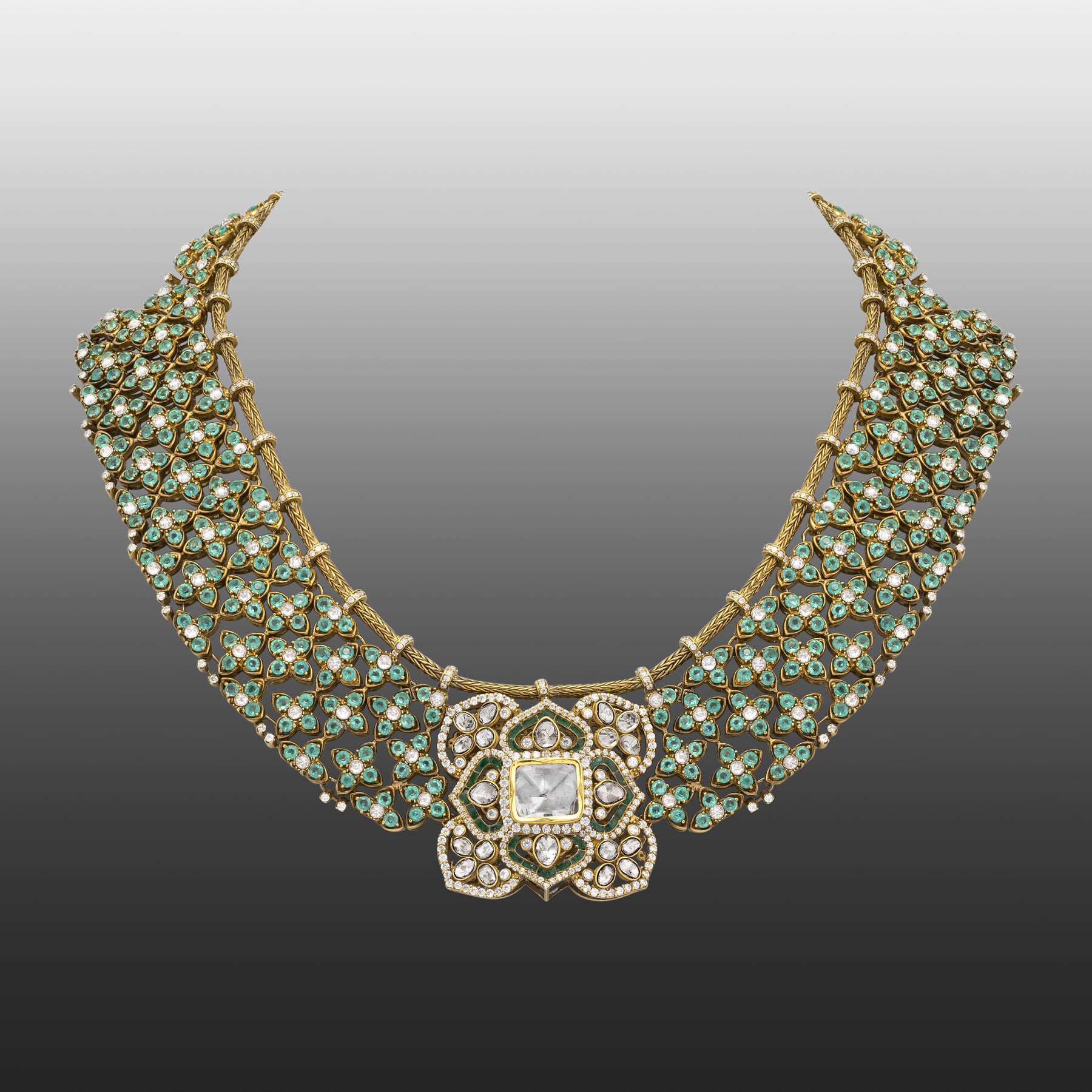 Emerald Cabochon Mesh Necklace