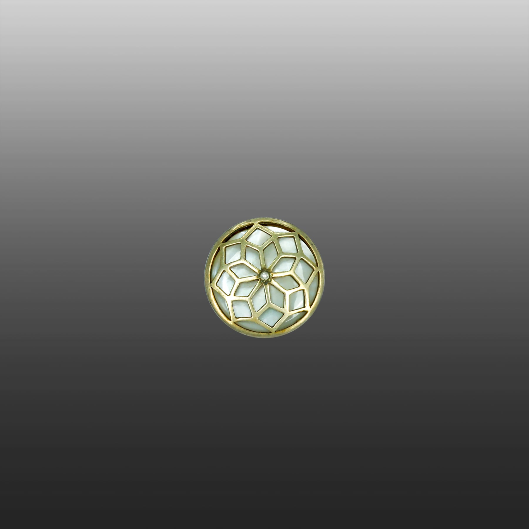 Men&rsquo;s Button with Gold Floral Design on Mother of Pearl